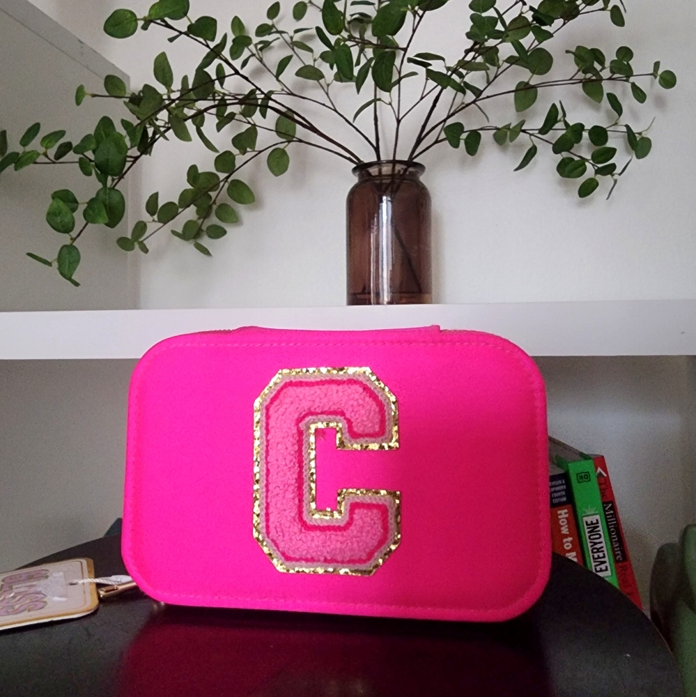 Gloss and Glo hot pink travel jewelry case for rings necklaces bracelets